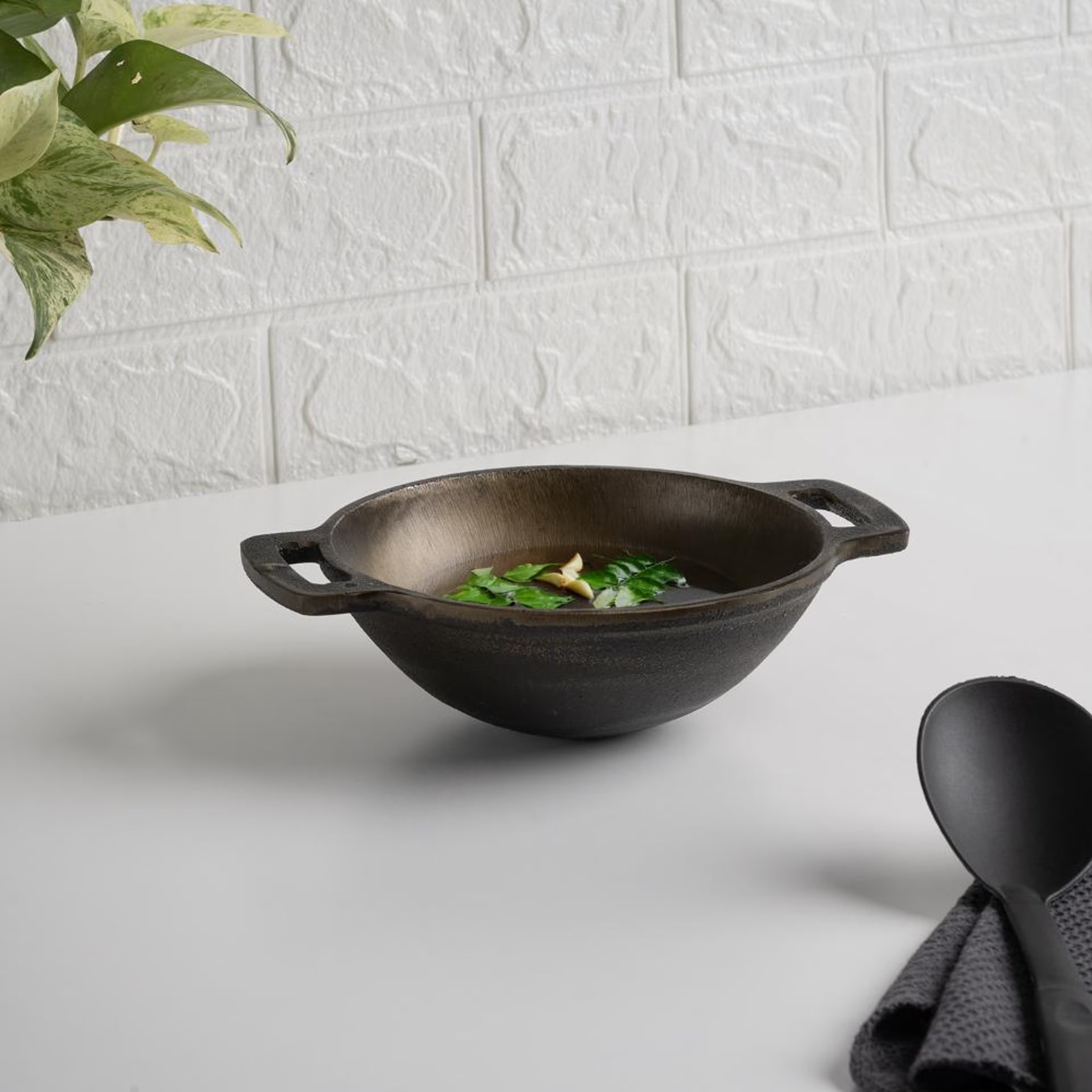 Cast Iron Kadai | Non Stick | 0.8 Liters | 17.78 cm | Round Base Kadai, Cast Iron, Non Induction Base, Kadai-0.8 Ltr