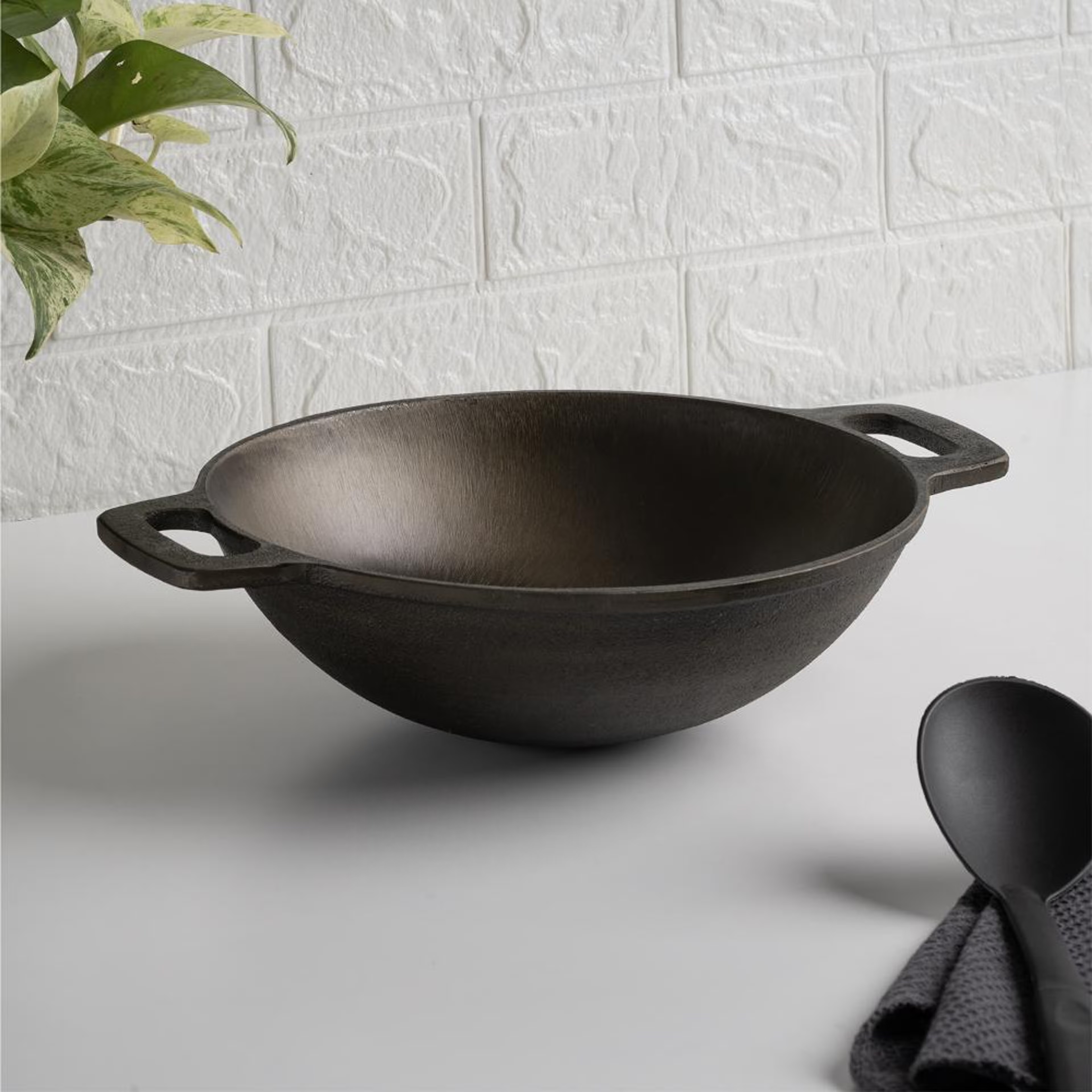 Cast Iron Kadai | Non Stick | 2.5 Liters | 25.4 cm | Round Base Kadai, Cast Iron, Non Induction Base, Kadai-2.5 Ltr 2 Cast Iron Kadai | Non Stick | 2.5 Liters | 25.4 cm | Round Base Kadai, Cast Iron, Non Induction Base, Kadai-2.5 Ltr